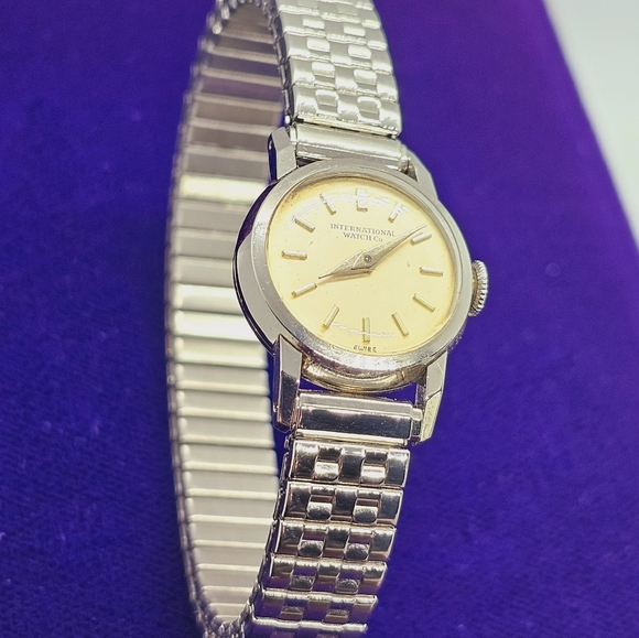 IWC International Watch Co. Ladies Watch - Picture 8 of 16